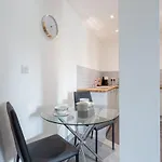 Modern 1 Bedroom Apartment Leeds (West Yorkshire)