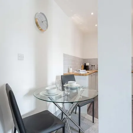 Modern 1 Bedroom