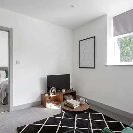 Modern 1 Bedroom Διαμέρισμα *