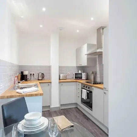 Modern 1 Bedroom * Λιντς