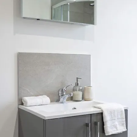 Modern 1 Bedroom * Leeds (West Yorkshire)